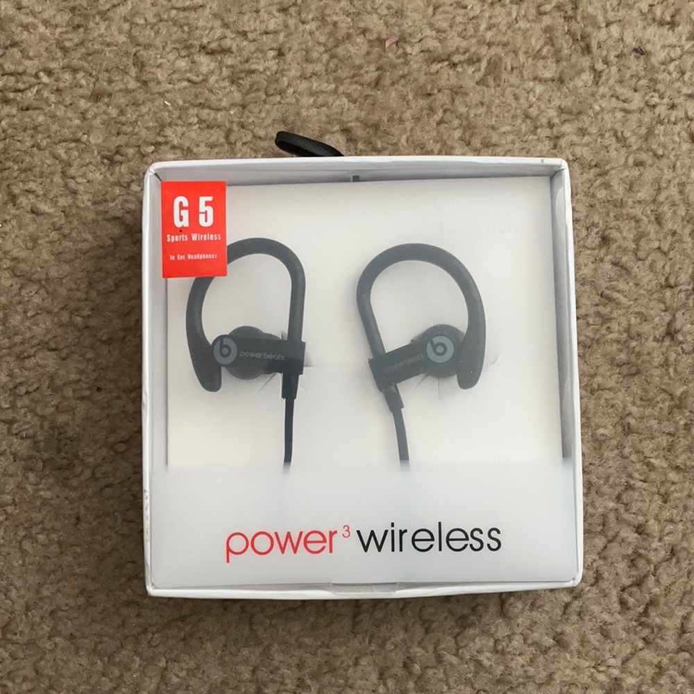 BEATS power3 wireless head phones